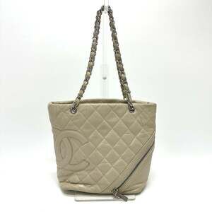 CHANEL White Shoulder Bag
